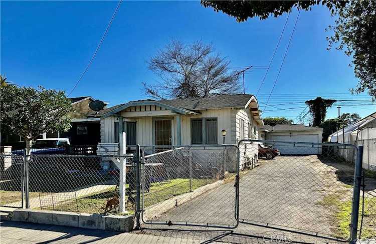MLS #OC23013129 - 1622 1624 W 2nd St Santa Ana, CA 92703 - $675,000 Photo 1
