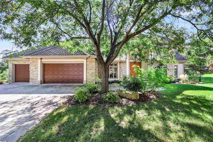 6 Coyote Ct Madison, WI 53717