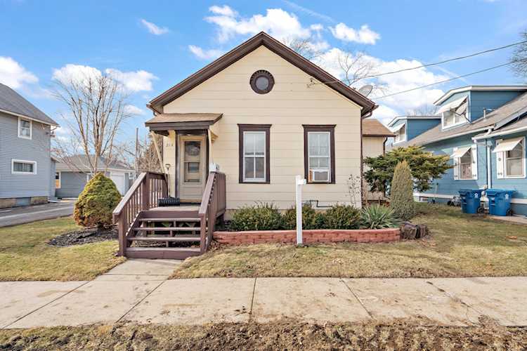 214 Grand Ave Aurora, IL 60506 | MLS 11703230 Photo 1