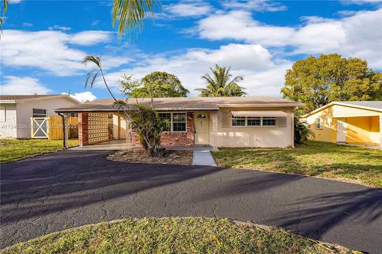 461 SW 3rd Ave Boynton Beach, FL 33435