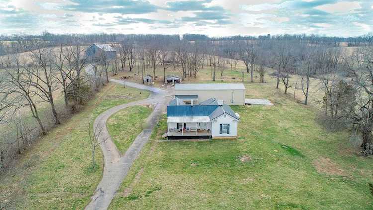 742 Harrods Creek Rd Paris, KY 40361