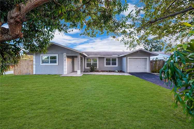 302 SW 5th Ave Boynton Beach, FL 33435