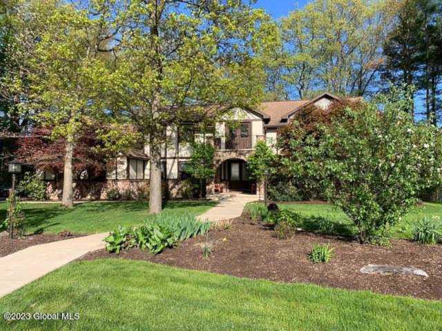 24 Norwood Way Niskayuna, NY 12309