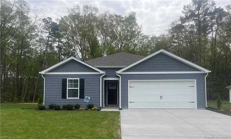 550 Bridgeway Ct West Point, VA 23181