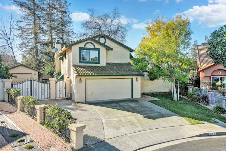 299 Woodstock Circle in Vacaville, CA Photo 1