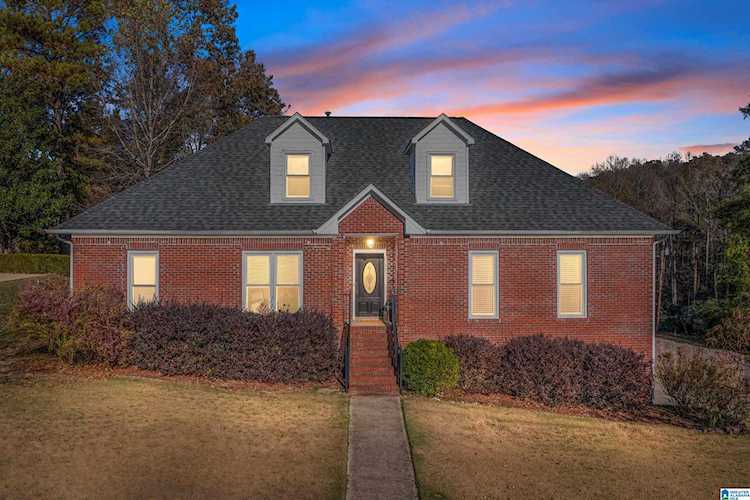 401 Still Oaks Circle Trussville, AL 35173