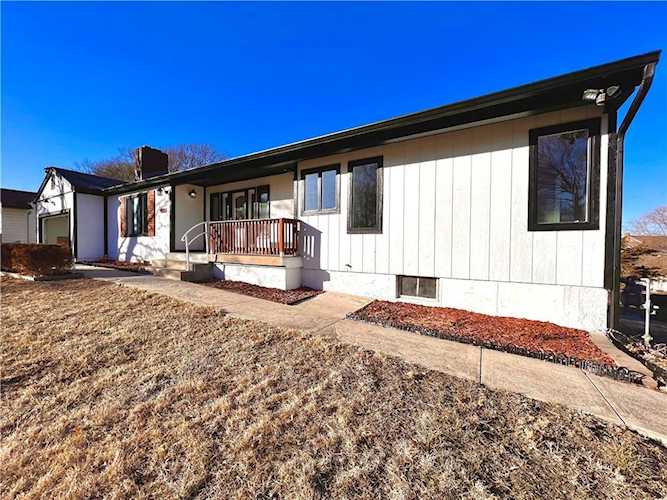 416 W 96th Terrace Kansas City, MO 64114