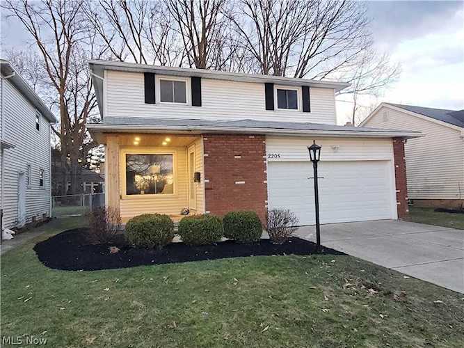 2205 Halcyon Rd Beachwood, OH 44122