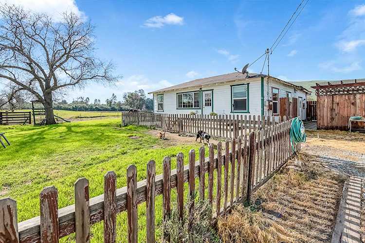 36871 Millwood Dr Woodlake, CA 93286 | MLS 222199 Photo 1