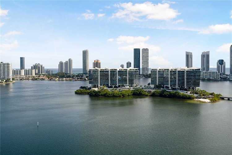 3301 NE 183rd St #2204 Aventura, FL 33160