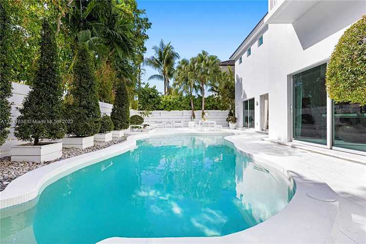 345 Harbor Ct Key Biscayne, FL 33149
