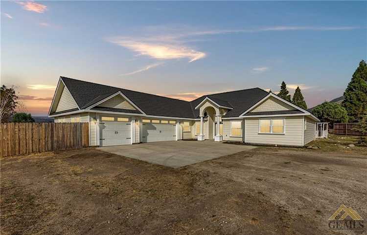 28211 Seabiscuit Way Tehachapi, CA 93561 | MLS 202300837 Photo 1