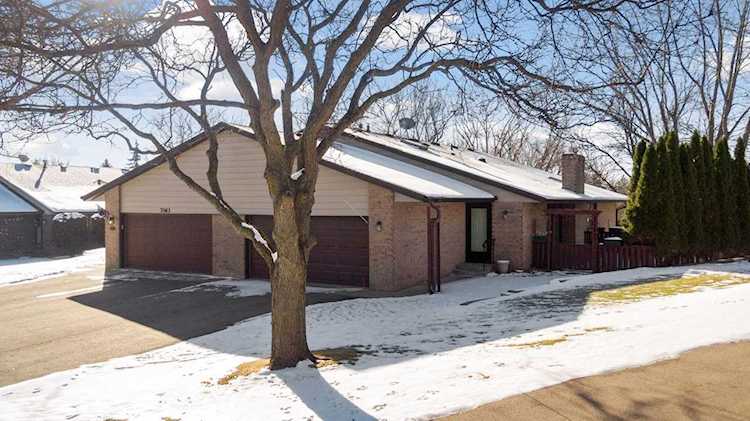 7061 Robinwood Trail Woodbury, MN 55125