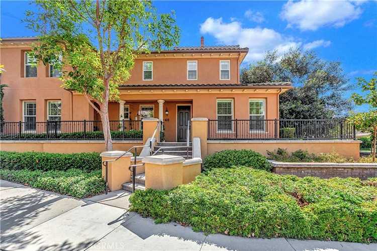 40 Lamplighter #33 Irvine, CA 92620 | MLS PW22185669 Photo 1