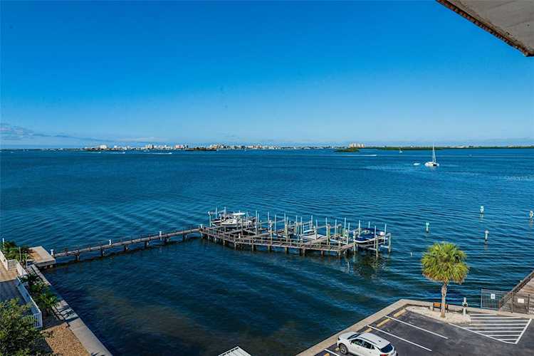 620 Edgewater Dr #605 Dunedin, FL 34698