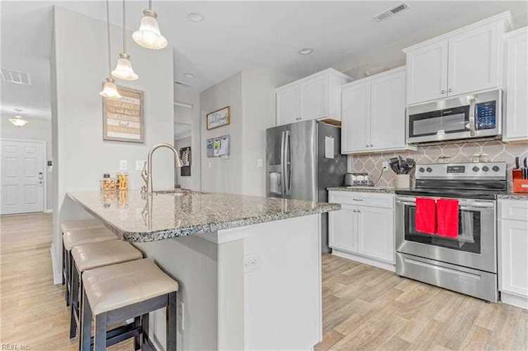 505 Ackerman Ln Chesapeake, VA 23320