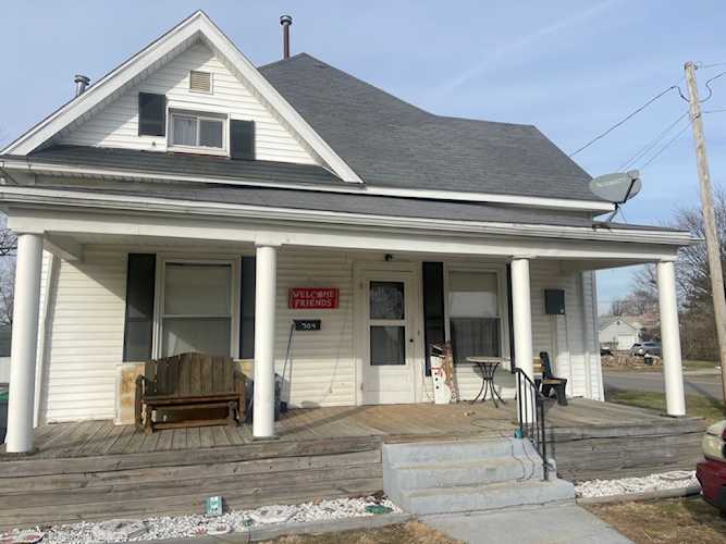 704 W Walnut St Greensburg, IN 47240 | MLS 21906014 Photo 1