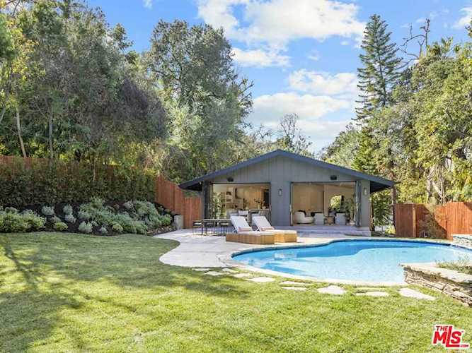 17140 Rancho St, Encino, CA 91316 | RubyHome Photo 1