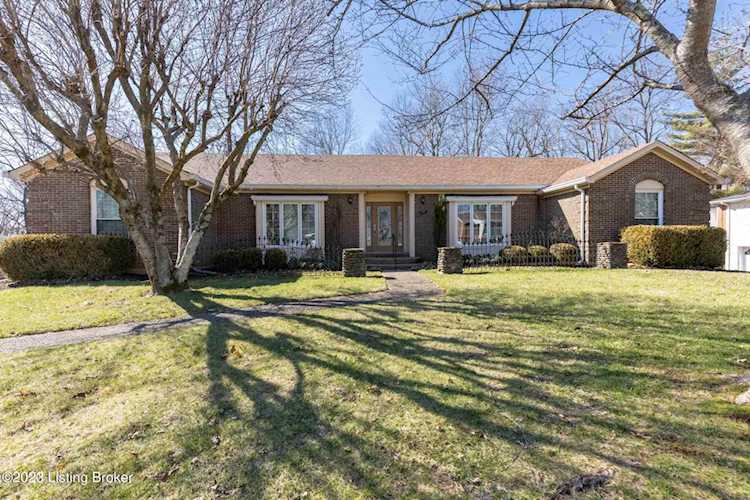 2601 Windsor Forest Dr, Louisville, KY 40272 - Windsor Forest $315,000 Photo 1