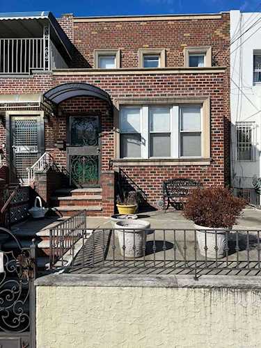 21-18 37th Street in Long Island City, NY Photo 1