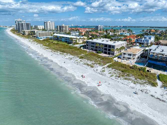 3210 Gulf Blvd #302 Belleair Beach, FL 33786