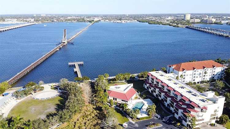 204 3rd St W #202 Bradenton, FL 34205