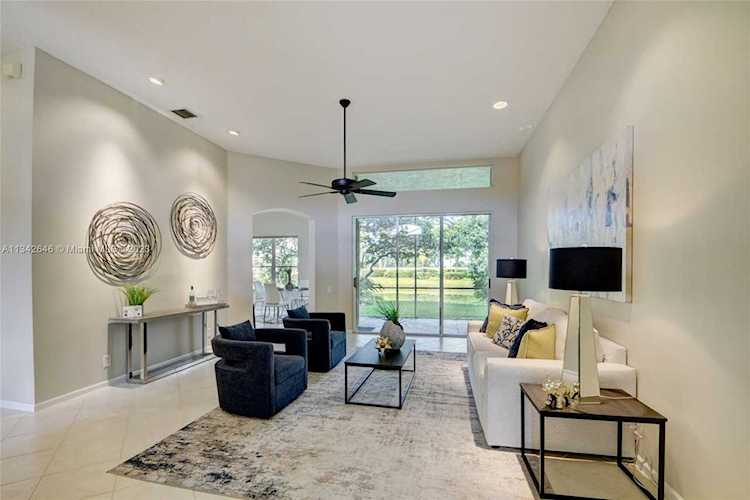 9042 Padova Dr Boynton Beach, FL 33472