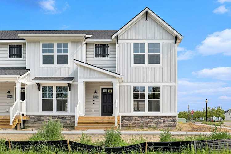 6686 South Square Ln #43 Rockford, MI 49341