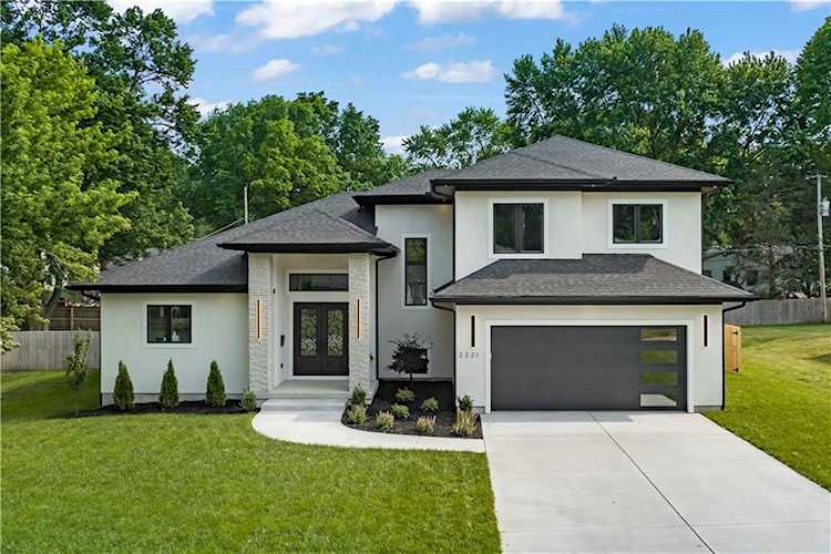 2221 W 73 St Prairie Village, KS 66208 | MLS 2420629 Photo 1