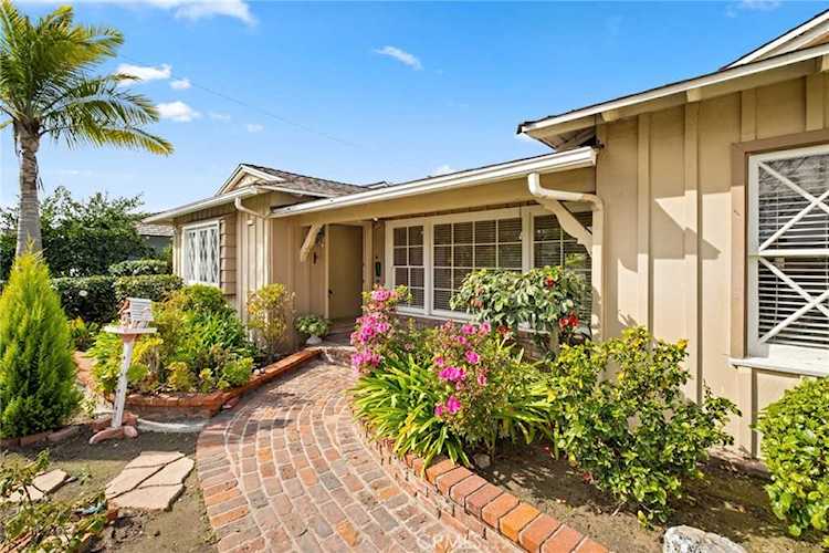 10225 Chaney Ave Downey, CA 90241