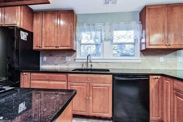 88 Greenwood Ave Wakefield, MA 01880