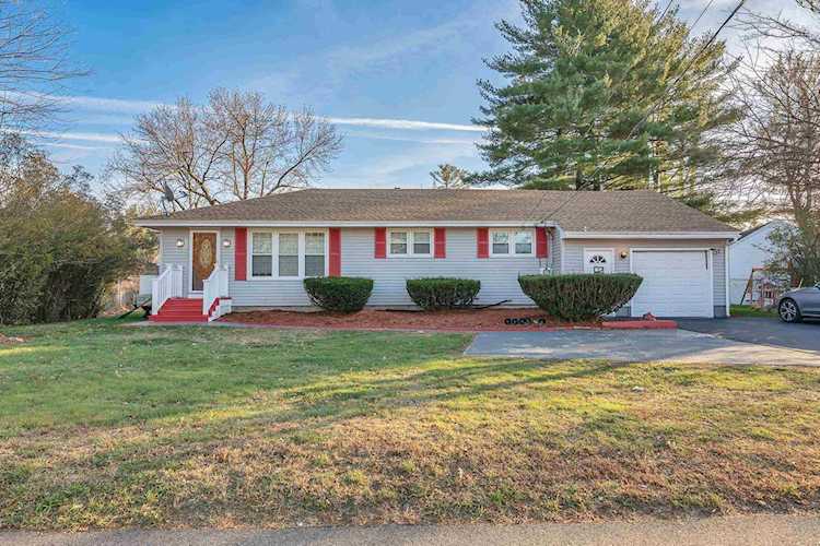 137 Cluff Crossing Rd Salem, NH 03079