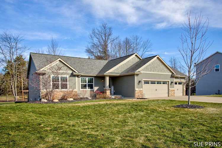 Zokoe Team's newest listing: 5573 Stanton Woods Dr, Hudsonville, MI, 49426 Photo 1