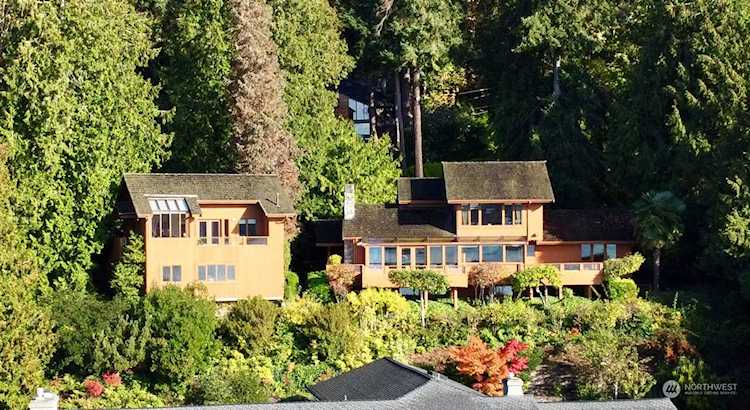 4327 Forest Ave SE Mercer Island, WA 98040