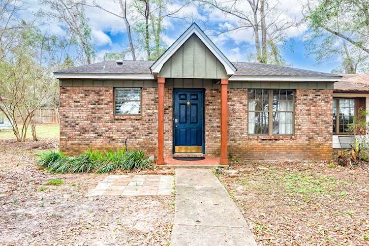 2556 Panther Creek A Rd Tallahassee, FL 32308 in Brewster Estates Photo 1