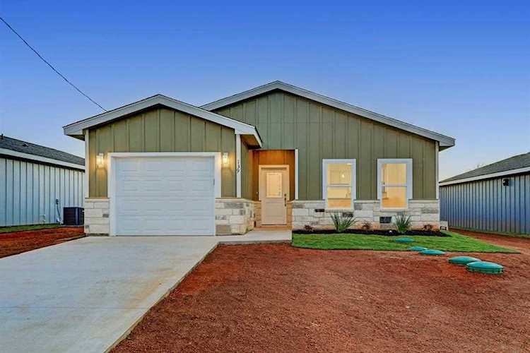 139 W Elm ST Granite Shoals, TX 78654