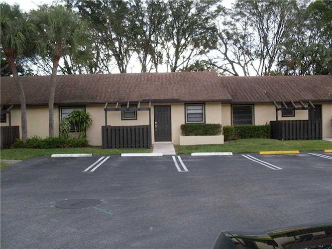 11 Via De Casas Norte Boynton Beach, FL 33426