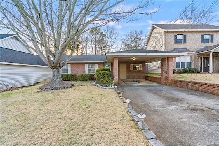 1019 Chinook St in Auburn, AL Photo 1