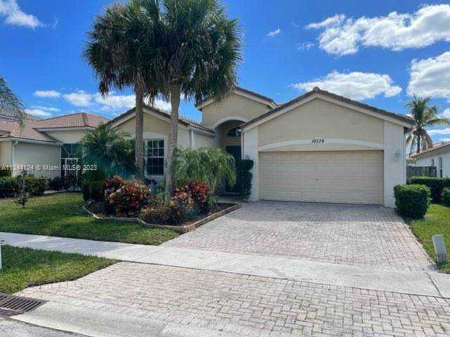 10720 Oak Bend Way Wellington, FL 33414