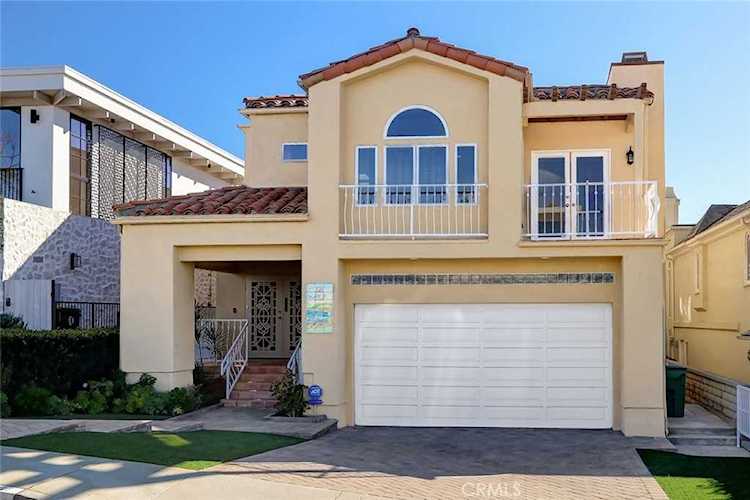 876 5th St Manhattan Beach, CA 90266