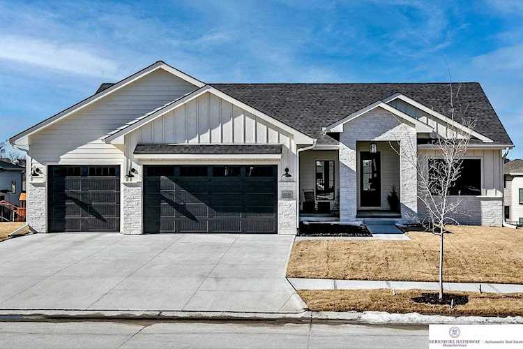 21805 G St Omaha, NE 68022