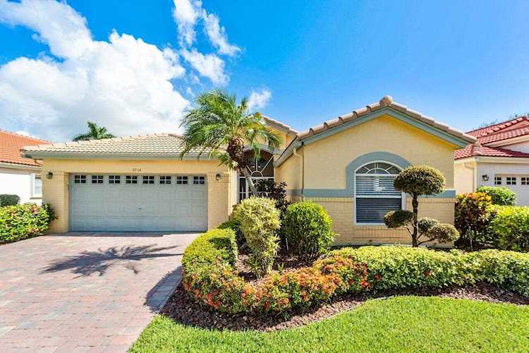 9734 Harbour Lake Circle Boynton Beach, FL 33437