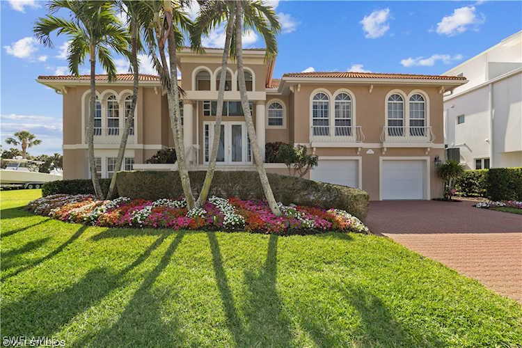 446 Bayside Ave Naples, FL 34108
