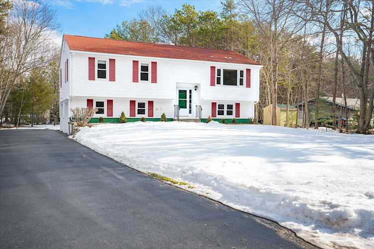 32 Old County RdScarboroughME04074home for sale Photo 1