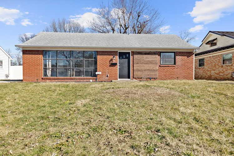 469 Carol Dr Greenwood, IN 46143 | MLS 21906333 Photo 1