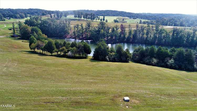 1081 Zepher Dr Lenoir City, TN 37772