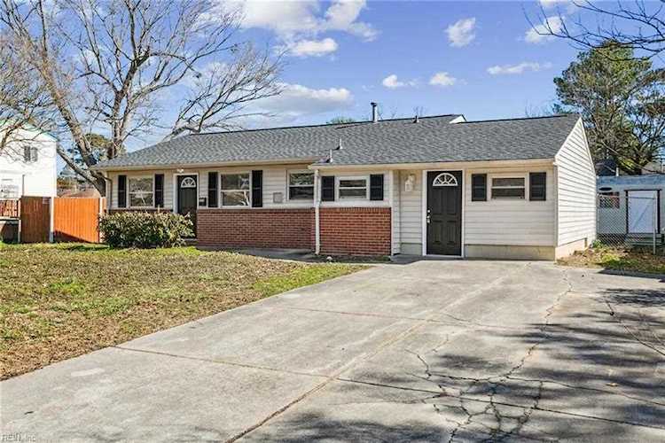 436 Pelican Ln Virginia Beach, VA 23452