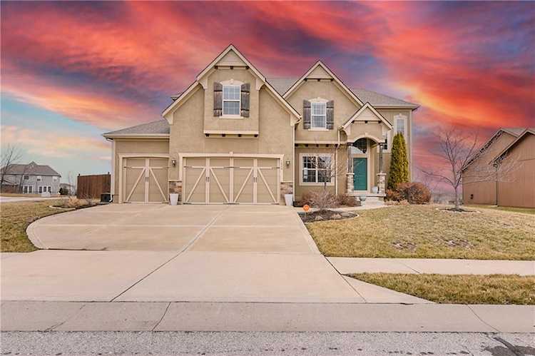 1624 SW 41st St Lee's Summit, MO 64082