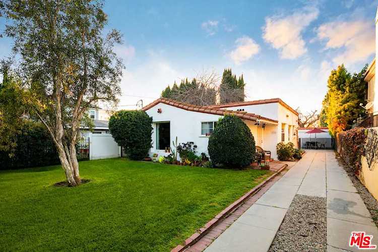 5325 Leghorn Ave Sherman Oaks, CA 91401