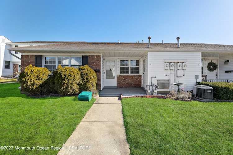 21 Galewood Dr #931 Matawan, NJ 07747 | MLS 22304344 Photo 1